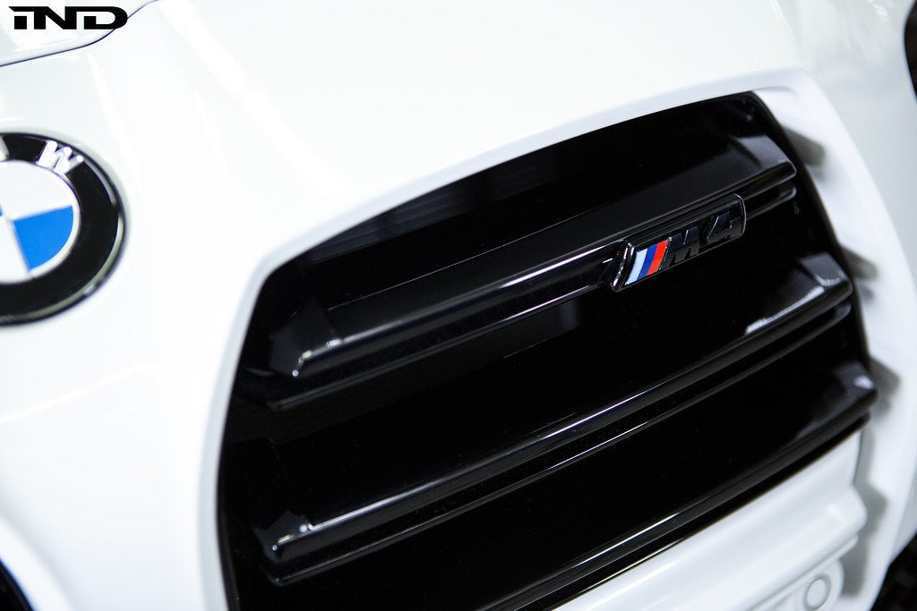 Sort BMW M4 Front Emblem