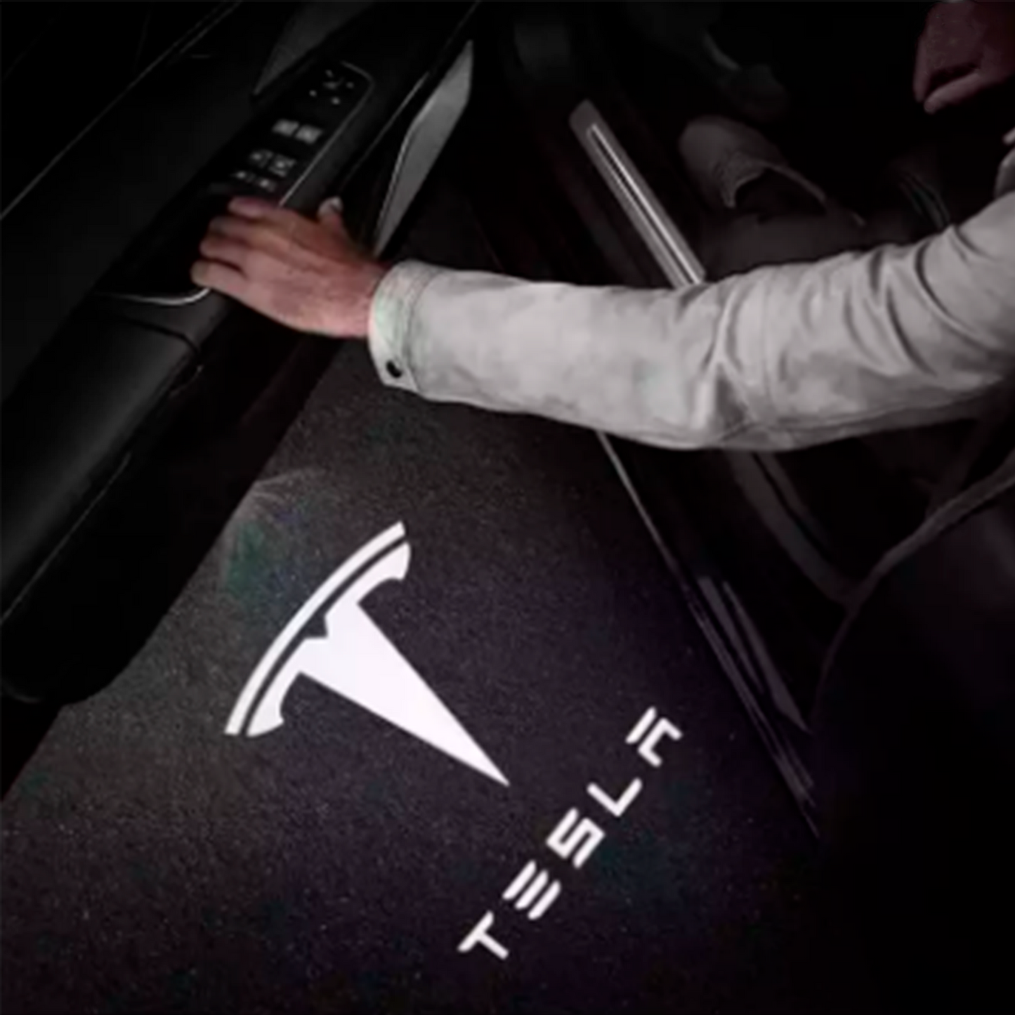 2 Stk. Tesla Logo Indstigningslys